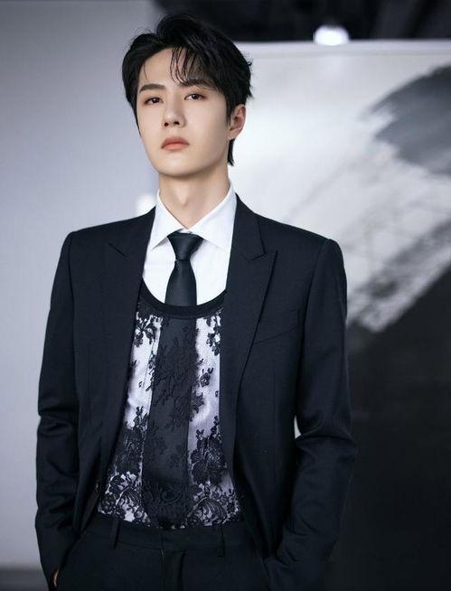 吃瓜娛樂爆料王一博,瓜田里的青春偶像，娛樂風(fēng)暴中的璀璨星光