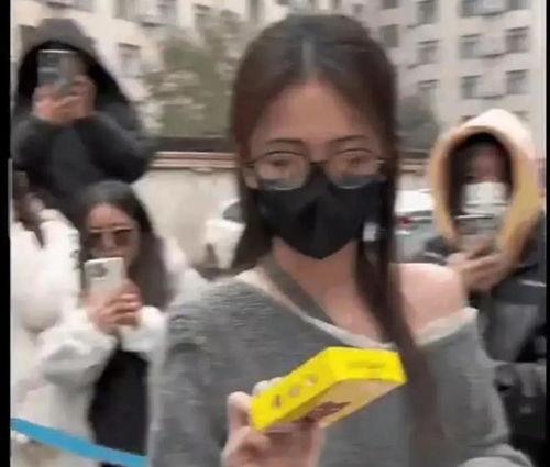 娛樂八卦事件爆料吃瓜,明星隱私大曝光，吃瓜群眾狂歡時(shí)刻！