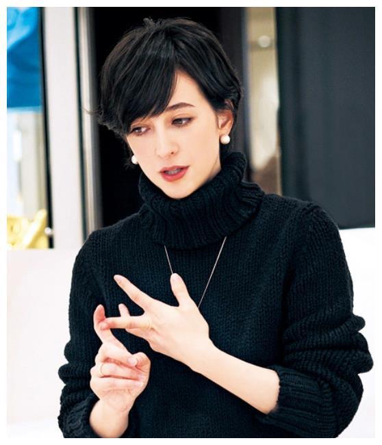 娛樂吃瓜探班男藝人,探班男藝人，吃瓜群眾眼中的幕后故事