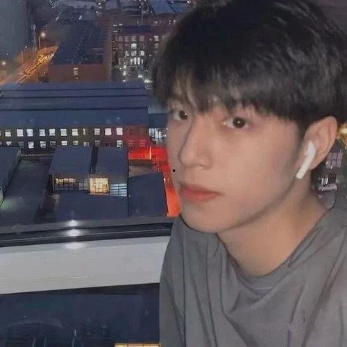 娛樂吃瓜頭像男真人圖片,從吃瓜頭像到真人風采的華麗轉(zhuǎn)身