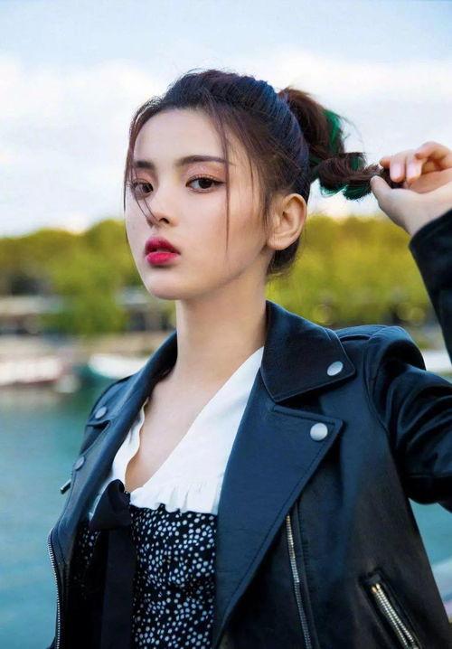 娛樂圈吃瓜楊超越是誰,娛樂圈的“吃瓜”焦點與她的成長之路