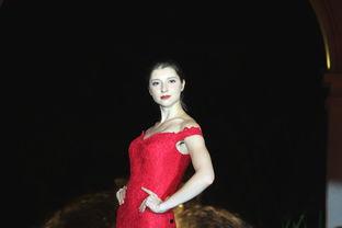 娛樂吃瓜美女模特,揭秘吃瓜美女模特的時(shí)尚傳奇